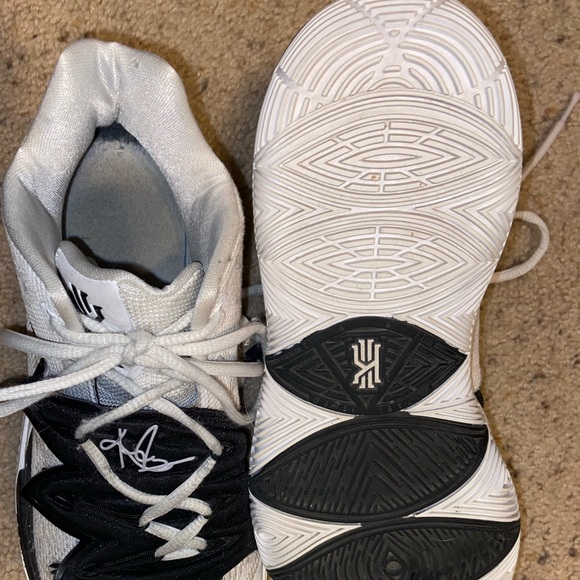 kyrie shoe white